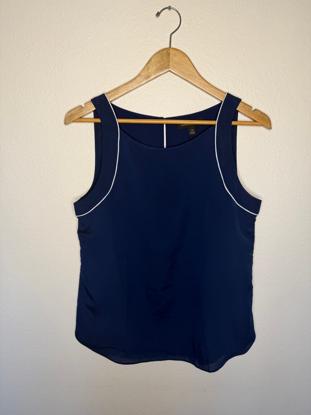 Banana Republic Navy White Trim Dressy Tank Medium - Picture 1 of 9